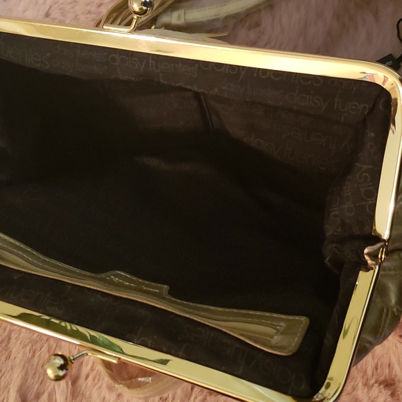 SALE‼️ DAISY FUENTES chain handbag - Picture 2 of 5